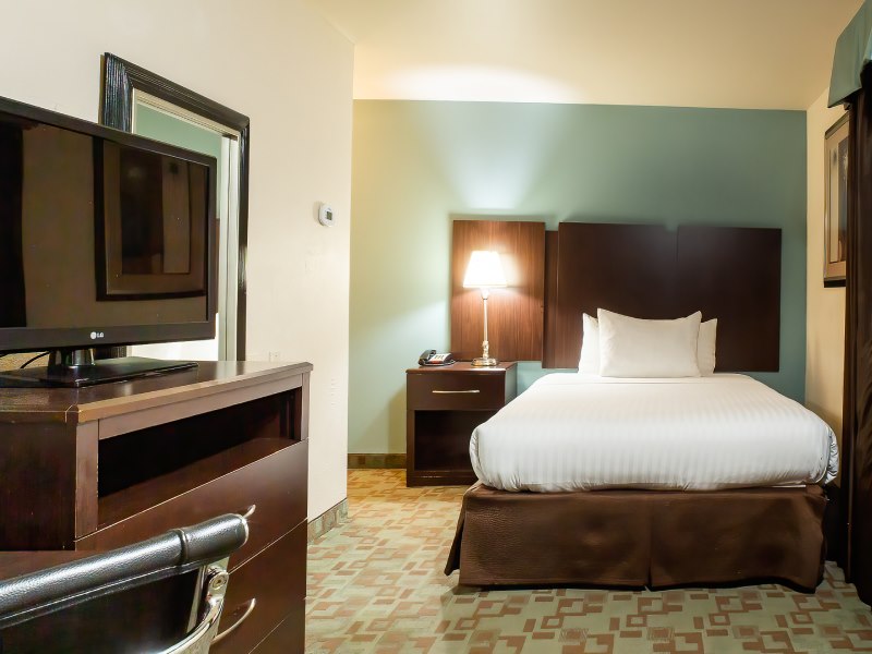 One Queen Deluxe Non-Smoking at Hotel Vue, Mountain View, California - 1